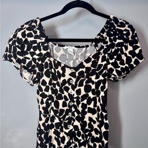 Black and White Patterned blouse